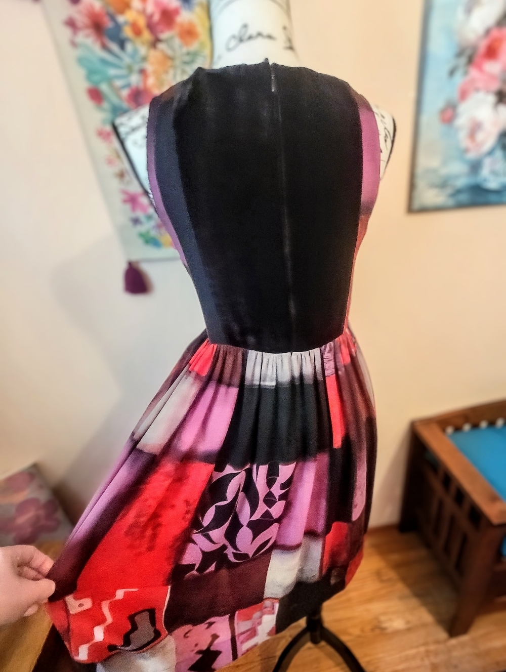 Etro 100% Silk Velvet Detail V-Neck Sleeveless Patchwork Midi Dress, EUC, Large - Picture 11 of 16